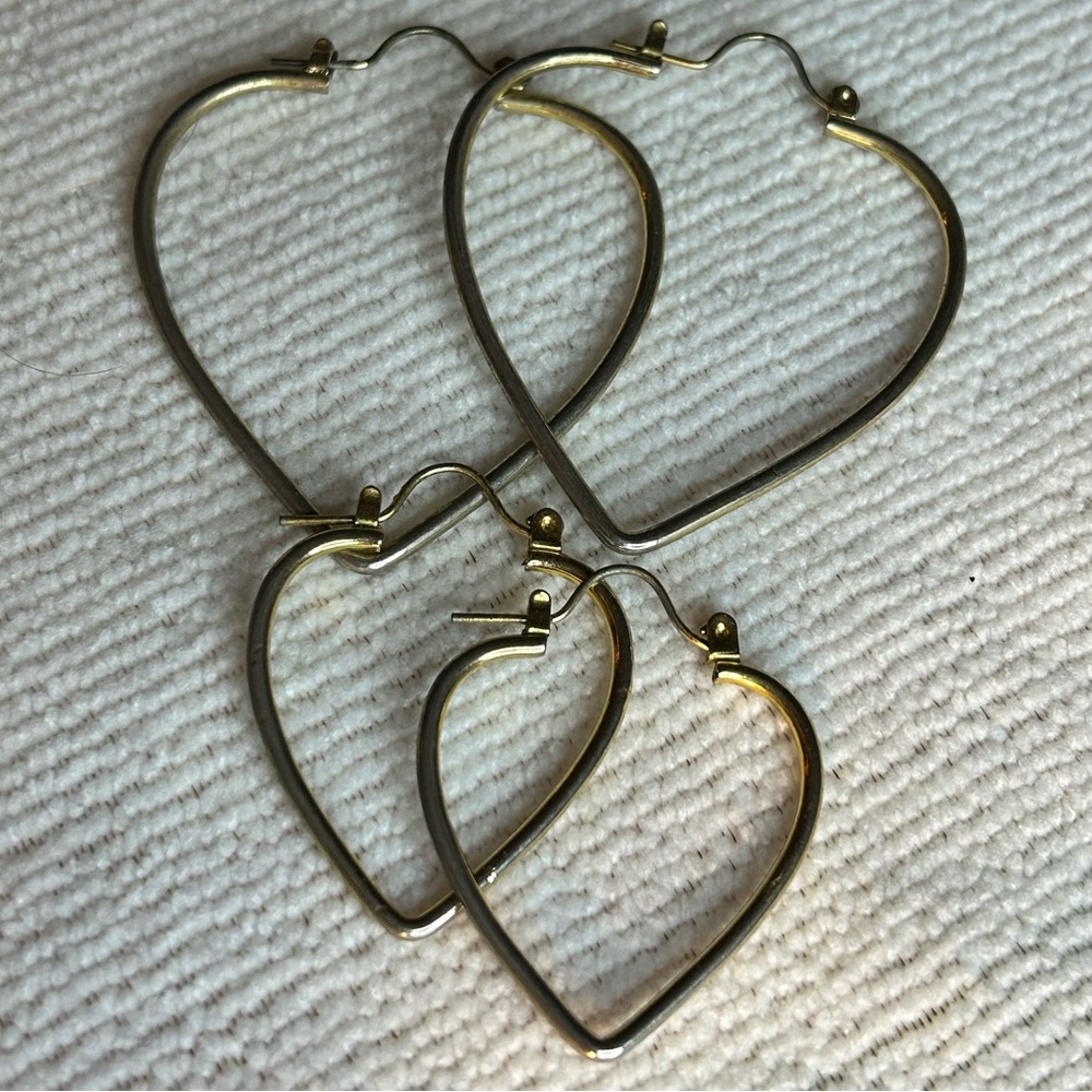 🌹3/$10 - Set of gold plated heart shaped loop earrings 44mm and 28mm, pre owned